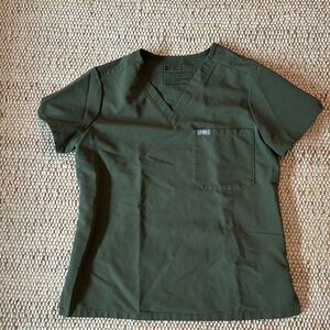 FIGS One pocket Catarina Top in Moss XS